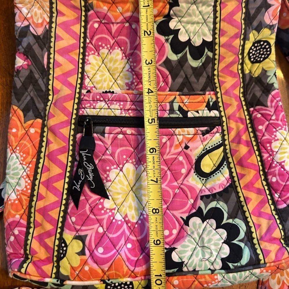 Vera Bradley Crossbody in Ziggy Zinnia EUC - Picture 9 of 10
